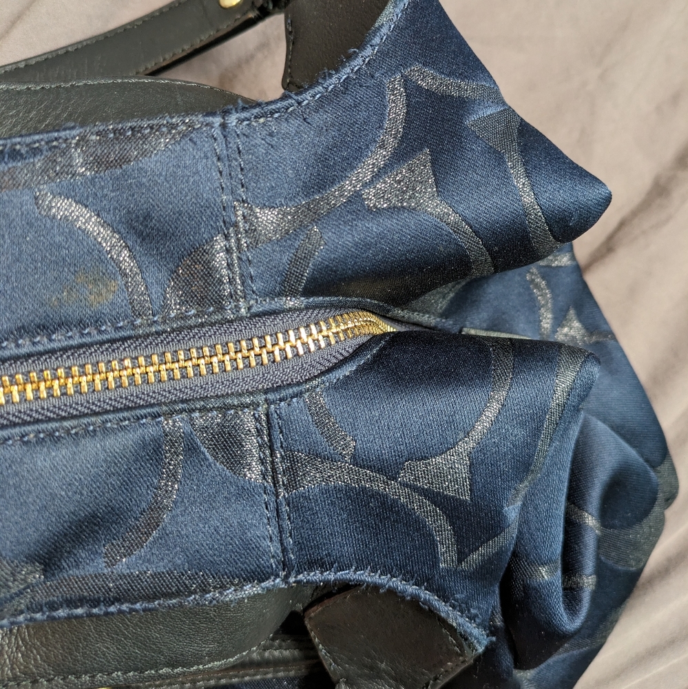 Coach Signature Metallic Campbell Jacquard Buckle Purse - Picture 16 of 17